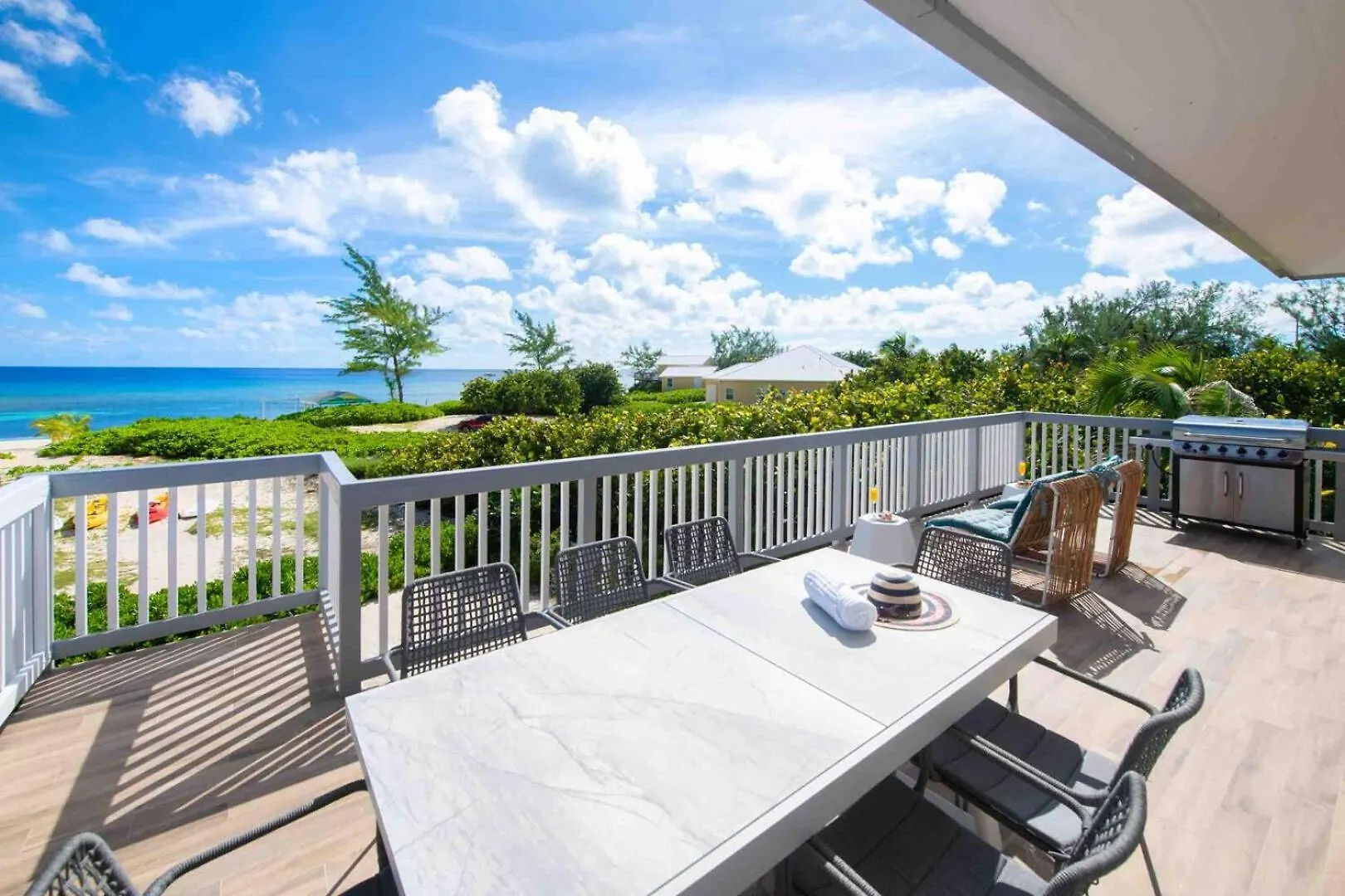 Timmys Place - Charming Oceanfront Villa With Direct Beach Access And Scenic Views Driftwood Village Casa vacanze