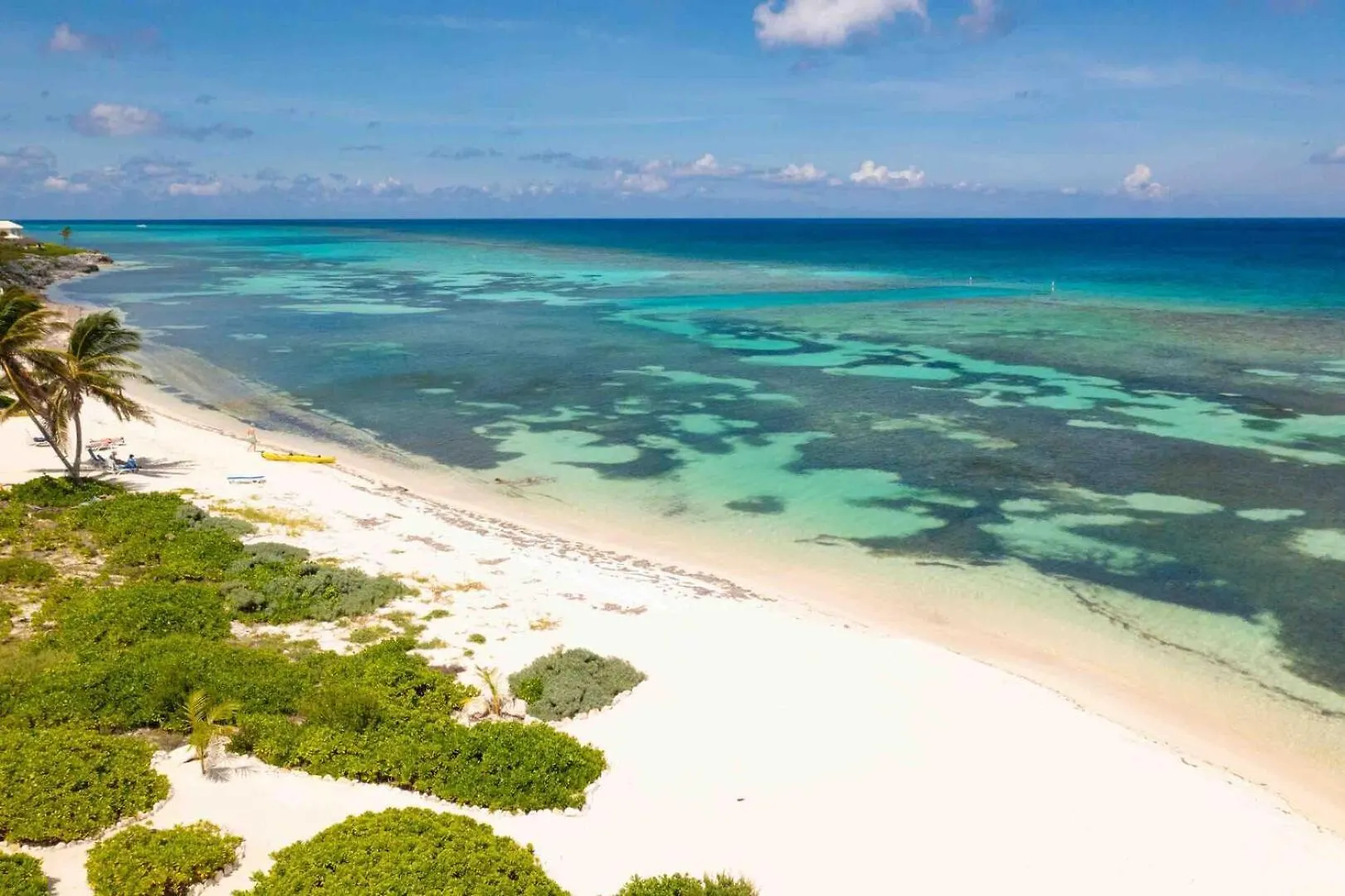 Casa vacanze Timmys Place - Charming Oceanfront Villa With Direct Beach Access And Scenic Views Driftwood Village