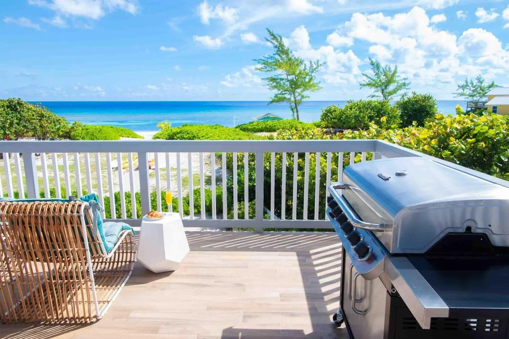 Casa vacanze Timmys Place - Charming Oceanfront Villa With Direct Beach Access And Scenic Views Driftwood Village Isole Cayman