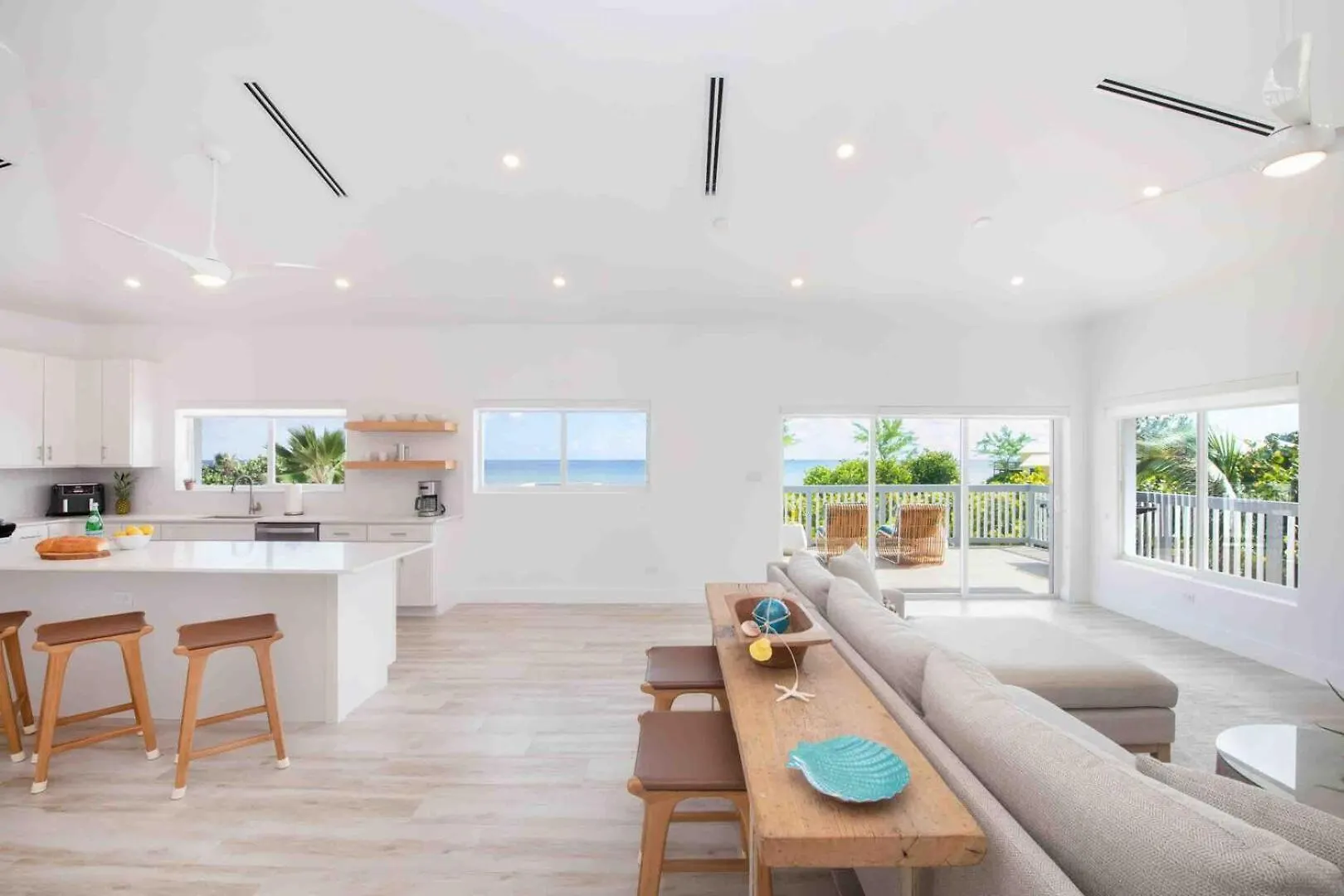 Timmys Place - Charming Oceanfront Villa With Direct Beach Access And Scenic Views Driftwood Village Casa vacanze