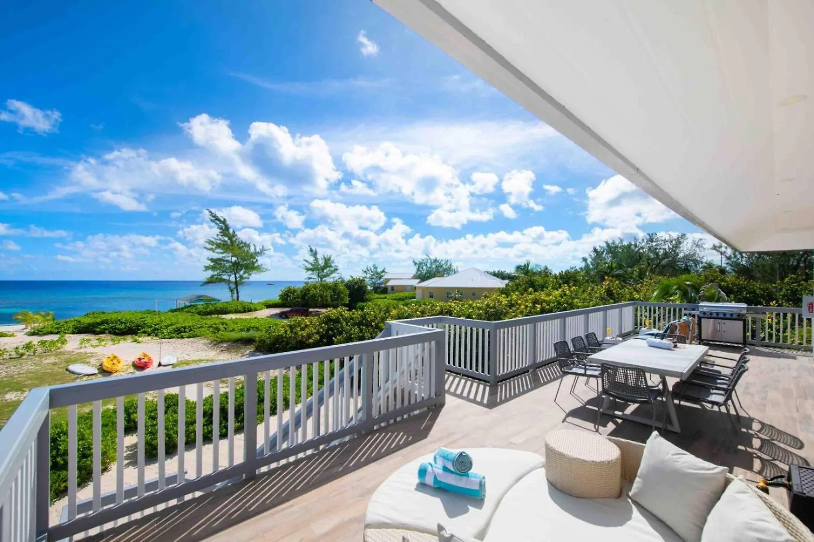 Timmys Place - Charming Oceanfront Villa With Direct Beach Access And Scenic Views Driftwood Village Casa vacanze