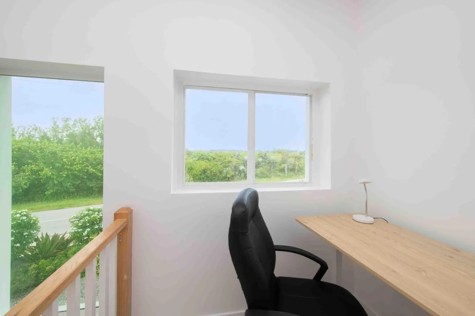 Timmys Place - Charming Oceanfront Villa With Direct Beach Access And Scenic Views Driftwood Village 0*,
